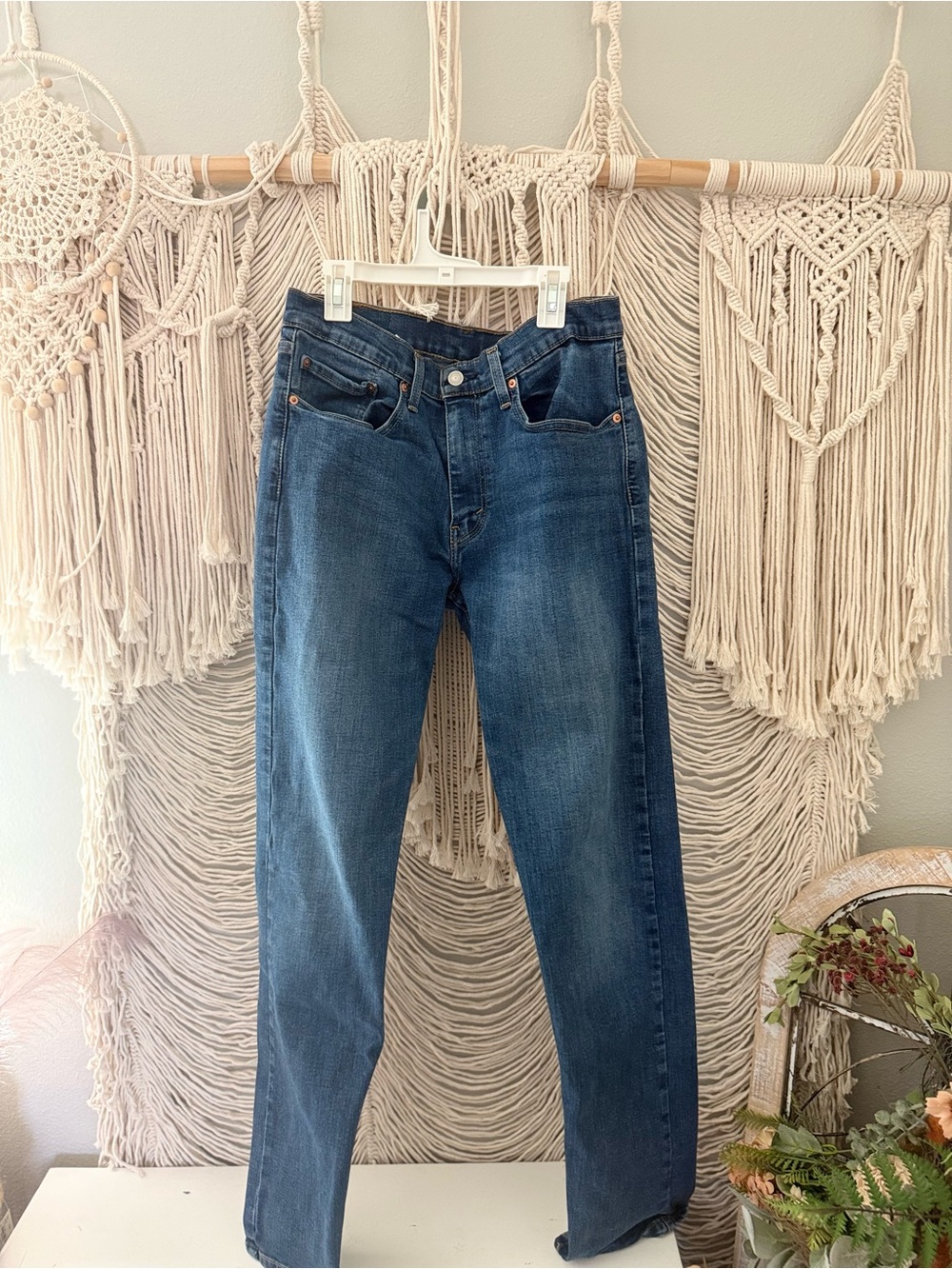 Levi's 502 blue jeans
Size 32x34
#denim #classic